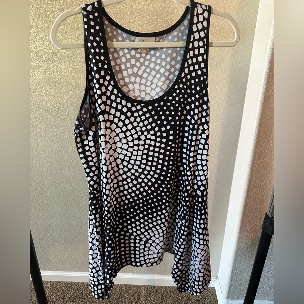 Large black and white sleeveless top